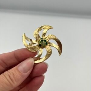 Vintage Gold Tone‎ Flower Brooch with Green Rhinestones Pin